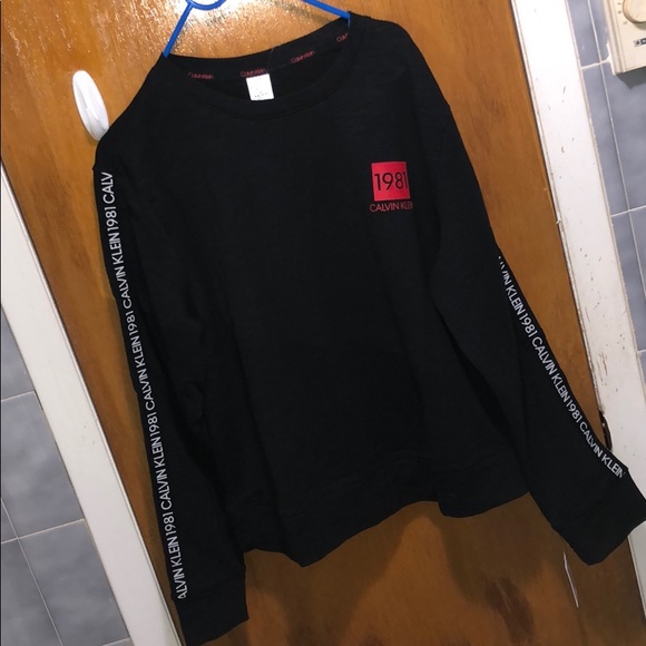 Calvin Klein Sweaters - Calvin Klein sweatshirt brand new with tags